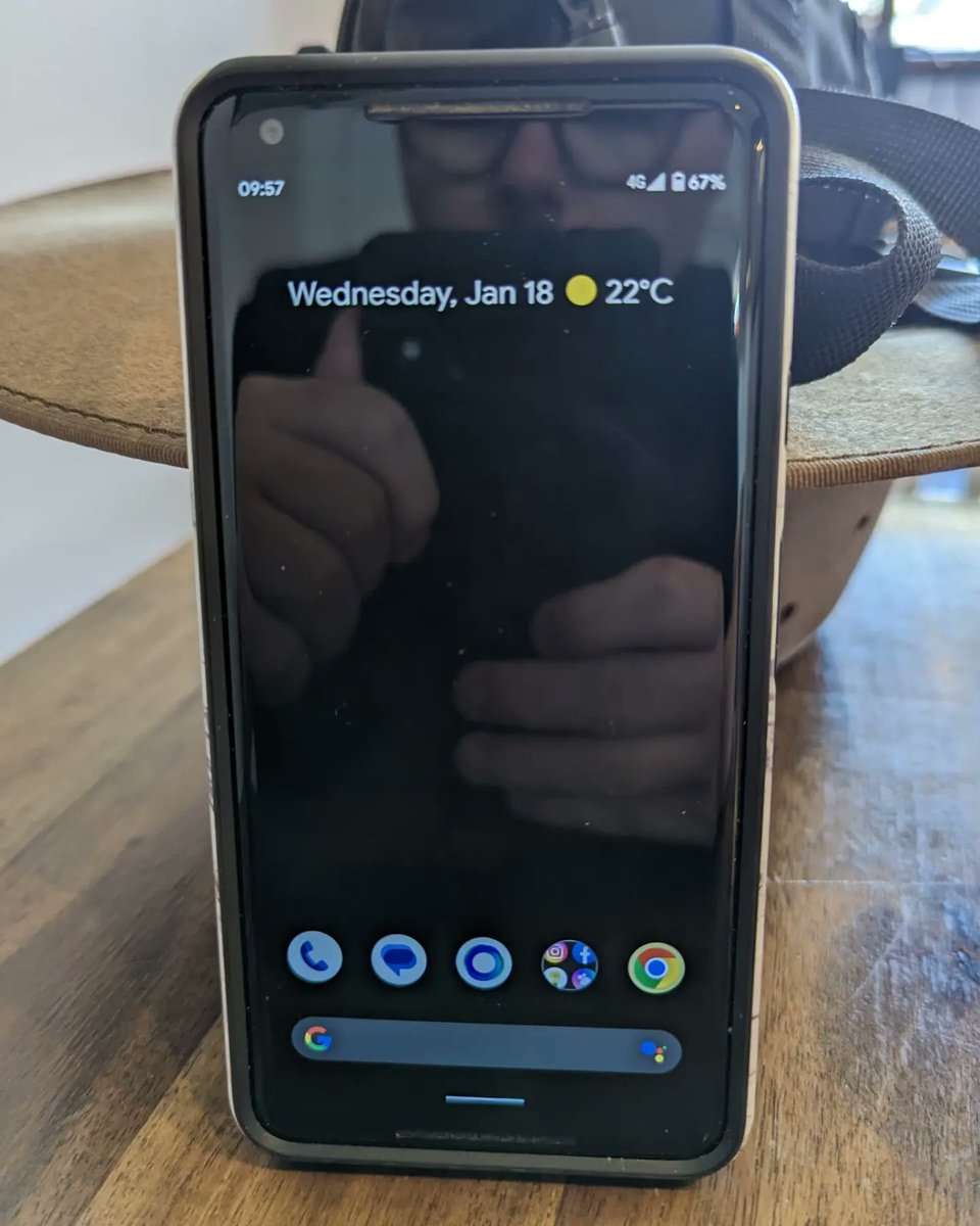 ThinkMobileTech's tweet photo. #Pixel2Xl I still use it in late 2023 #GooglePixel #TeamPixel https://t.co/LjmOBpp6mz