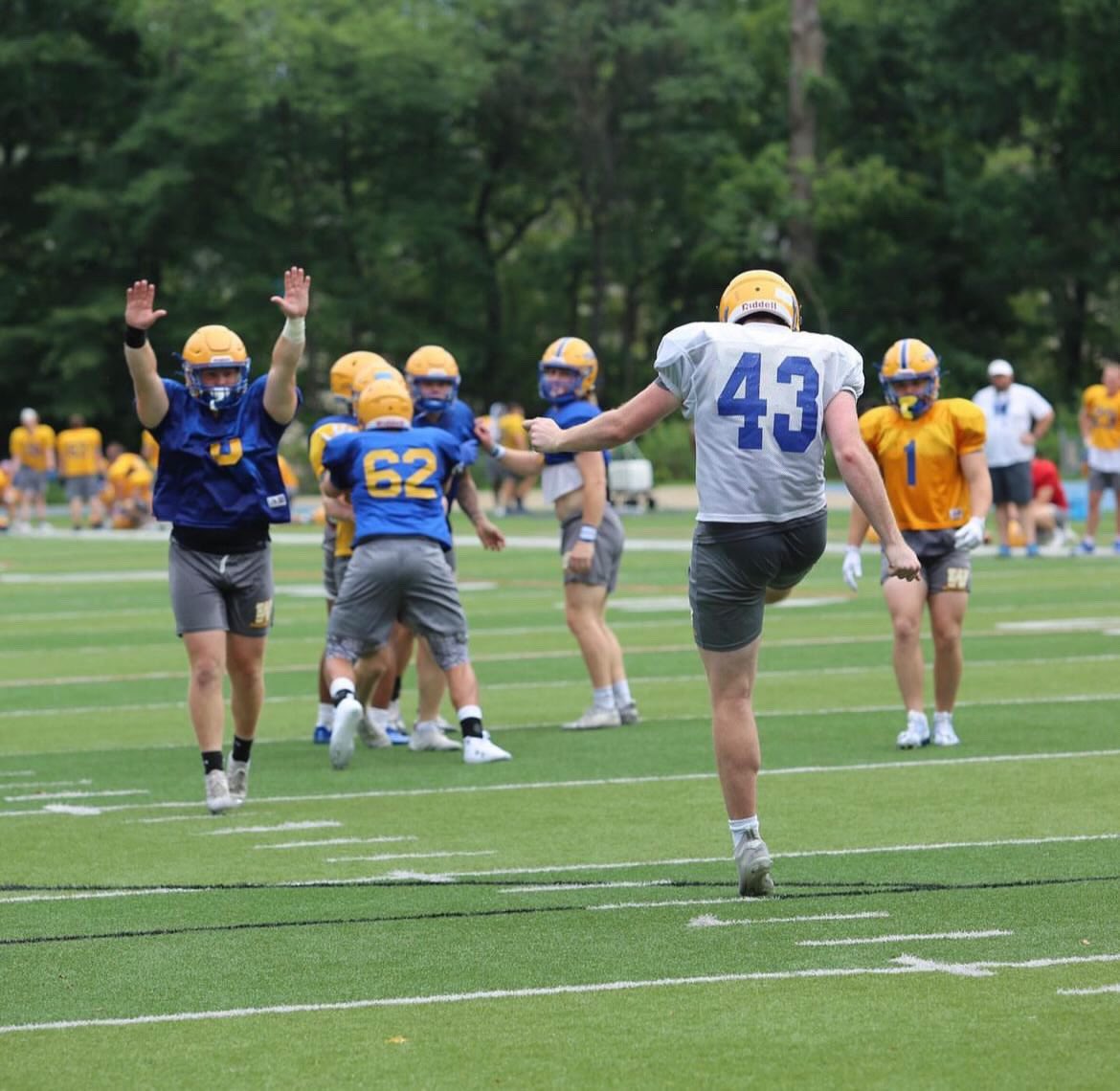ChetWalters11's tweet image. #ThePack in College. John Wisniewski c/o ‘21 at Widener. Lenniek Preston c/o ‘23 at Kutztown. Eli Myers c/o ‘23 &amp;amp; Sean Holotanko c/o ‘23 at Eastern. #1Pack #famILY #Believe