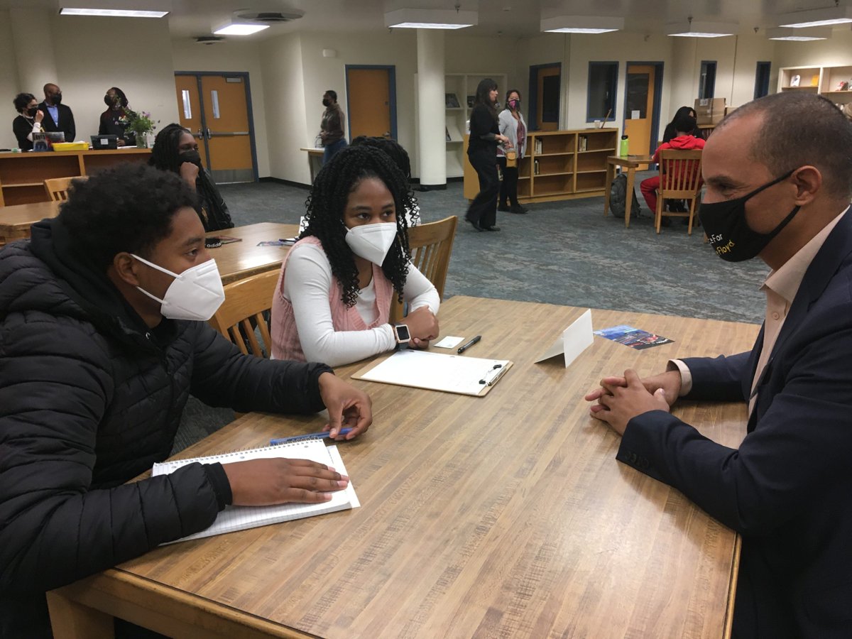 At Oakland Tech, a small team is working very hard to create a pathway -- and a community -- that is having a dramatic effect on A-G readiness outcomes for Black students in particular. @FIAOakland @OUSDNews #linkedlearning #edu bit.ly/449VHGx