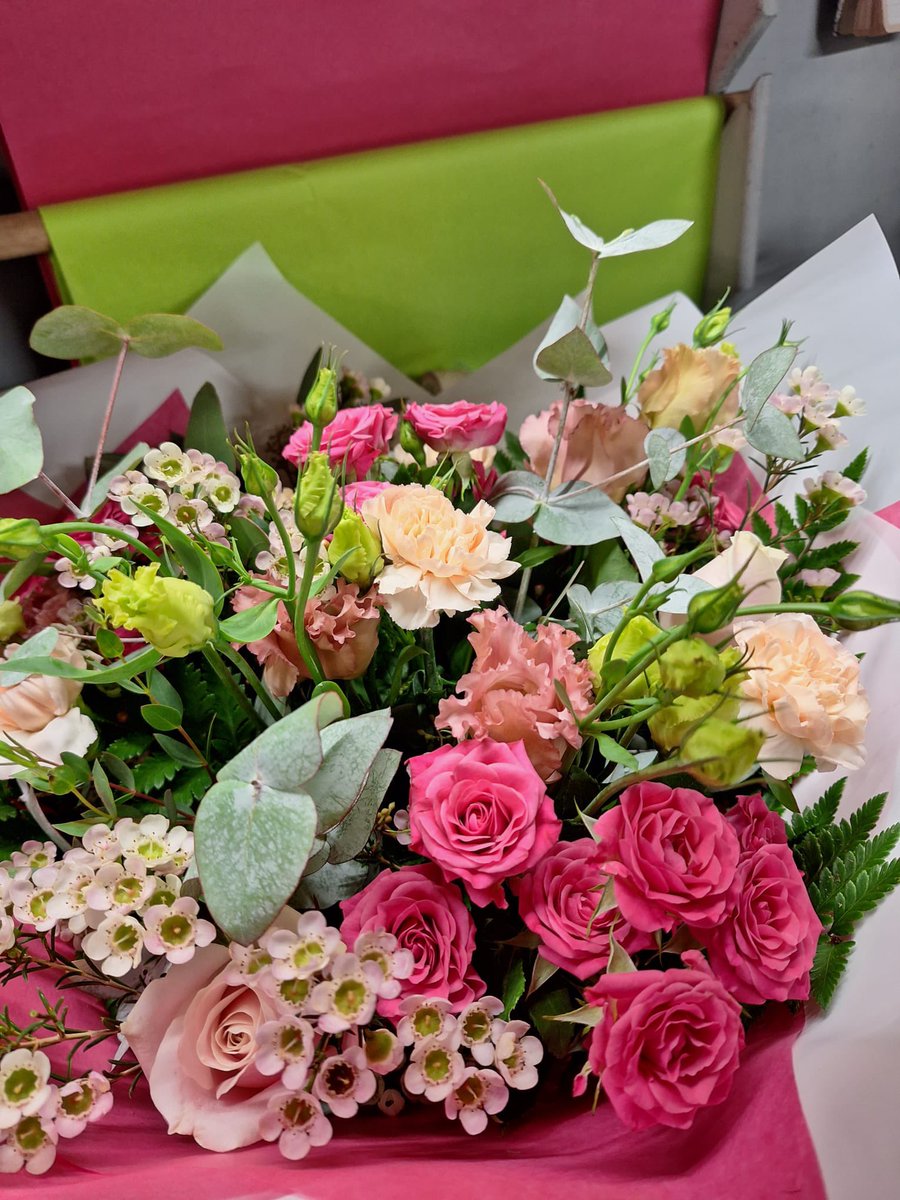 Fresh flowers in everyday!