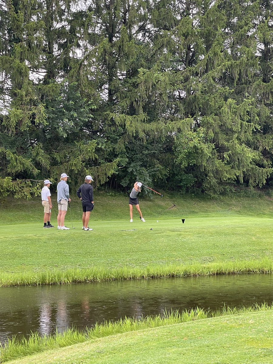 The Bradley Golf Team shot a season low score of 314 at Mill Creek GC today. Thanks BV(325)for hosting! Great day to be a Jag!!
<a href="/EliDuncan14/">Eli Duncan</a> 73
<a href="/McKenzieJagGolf/">McKenzie Miller</a> 74
Tej Bulusu 83
Mason Miller 84