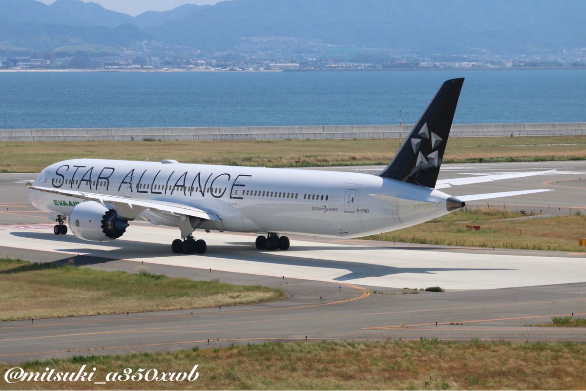mitsuki_a350xwb's tweet photo. EVA AIRWAYS
B787-10 B-17812
STAR ALLIANCE Livery
2023.08.13 KIX
前回に続いて今回もスタアラ塗装機を撮影
今回は06での離陸を狙って関空に行ったがまさかの24
次回リベンジしたい
#evaairwaysjapan
#staralliance
#kansai_airports
#skyview_KIX https://t.co/rocL4F5pKn
