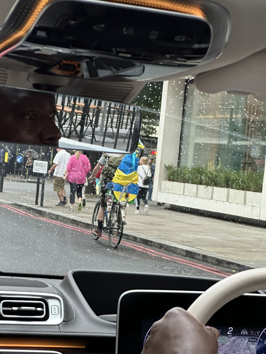 gregraspy's tweet photo. In London today and saw this. Can someone please explain it? https://t.co/o25KxPGw9j