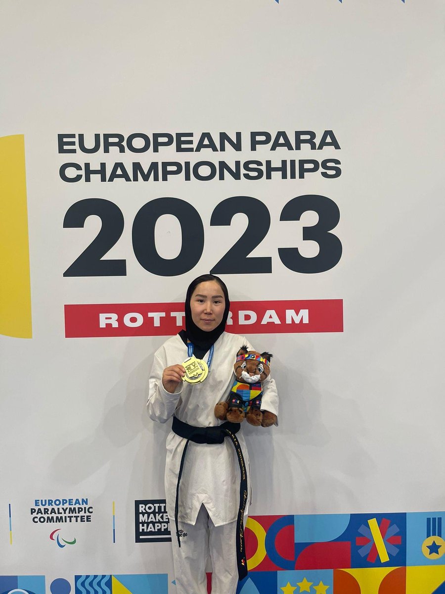 Well done and huge congrats champ @ZKhudadadi . Under the terrorist Taliban regime, she couldn’t even make it leave the house, but as a refugee in France she became the European Champion, winning gold🥇. #DoNotRecognizeTaliban #Refugee #Afghanistan #NoToTaliban