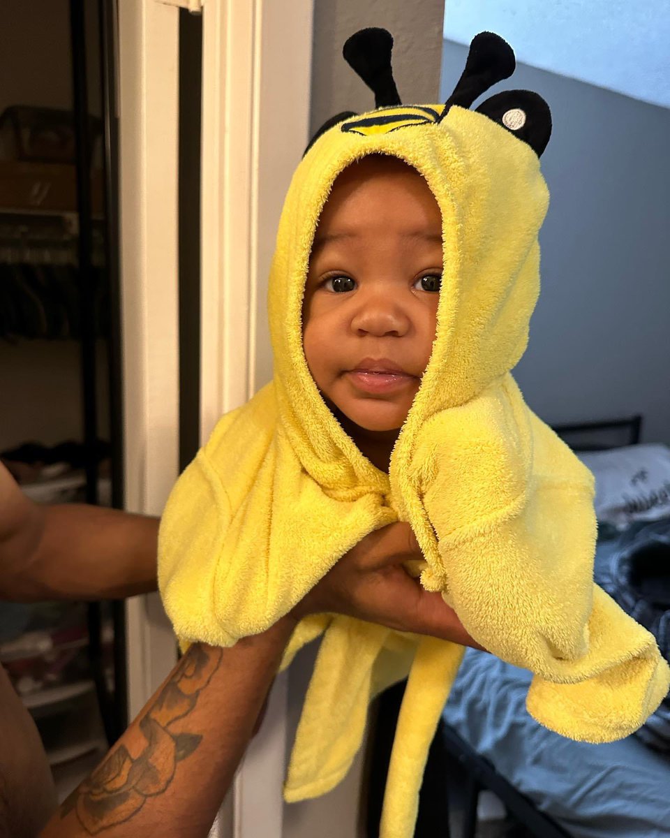 aarondinero__'s tweet photo. 🐝 https://t.co/6FNfFlLE5h