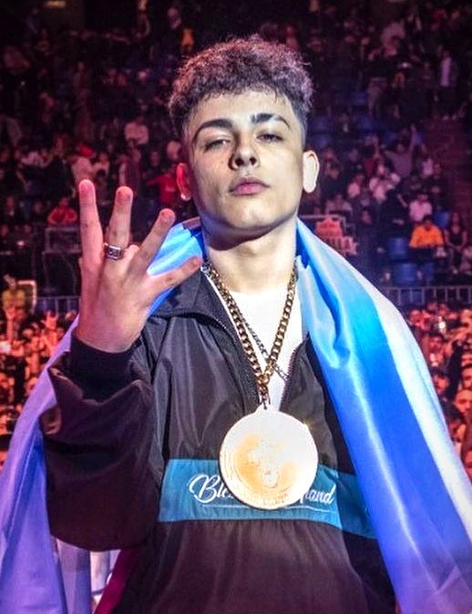 Trumperizar's tweet photo. URGENTE🚨: Wos confirma que hará un tema junto a Trueno.
Se llamará "4 años de silencio". Muy pronto en todas las plataformas. https://t.co/jMvZkuLyaj