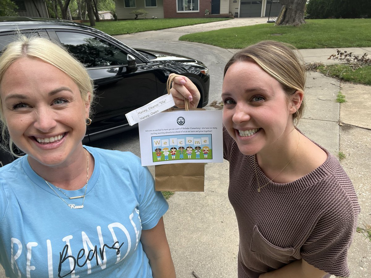 Belinder Bear’s Welcome Wagon and Ice Cream Social couldn’t have gone better!

Can’t wait for tomorrow 🤩

#timetoshine #oneshawneemission 

<a href="/belinder_prin/">Steve Yeoman, PhD</a> <a href="/BelinderPTA/">Belinder PTA</a> <a href="/theSMSD/">SM School District</a>