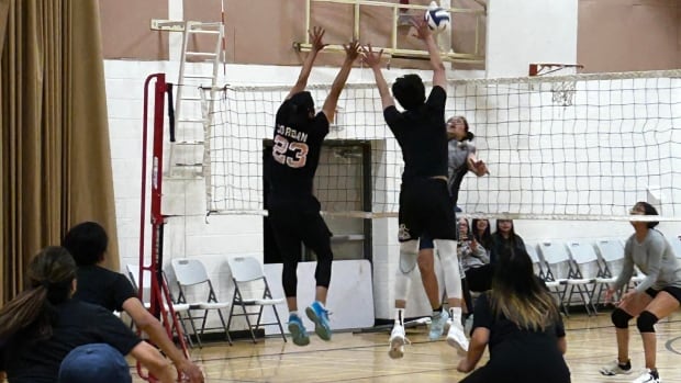 How volleyball brings First Nations communities together in northwestern Ontario #NativeAthletes #FirstNations buff.ly/45oTyrs