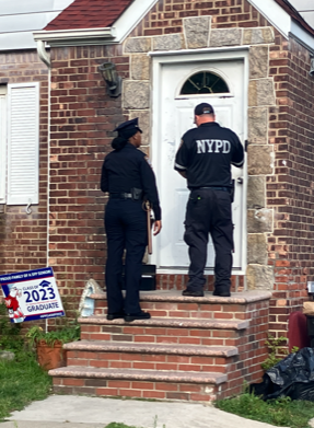 NYPD107Pct's tweet photo. 107 Crime Prevention and Auxiliary teams are working together to increase awareness of recent auto thefts of Kia and Hyundai vehicles. Keep an eye out and stay alert - together we can prevent crime in our community! #CrimePrevention #AlertCommunity #Kia #Hyundai #StaySafe https://t.co/g1TEiJvbK0