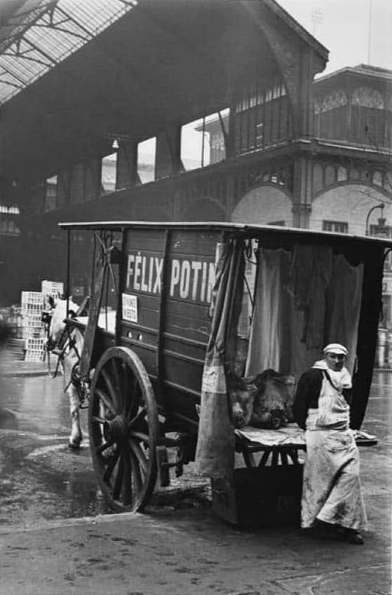 Marc Riboud. 
Les Halles 
1953. Paris