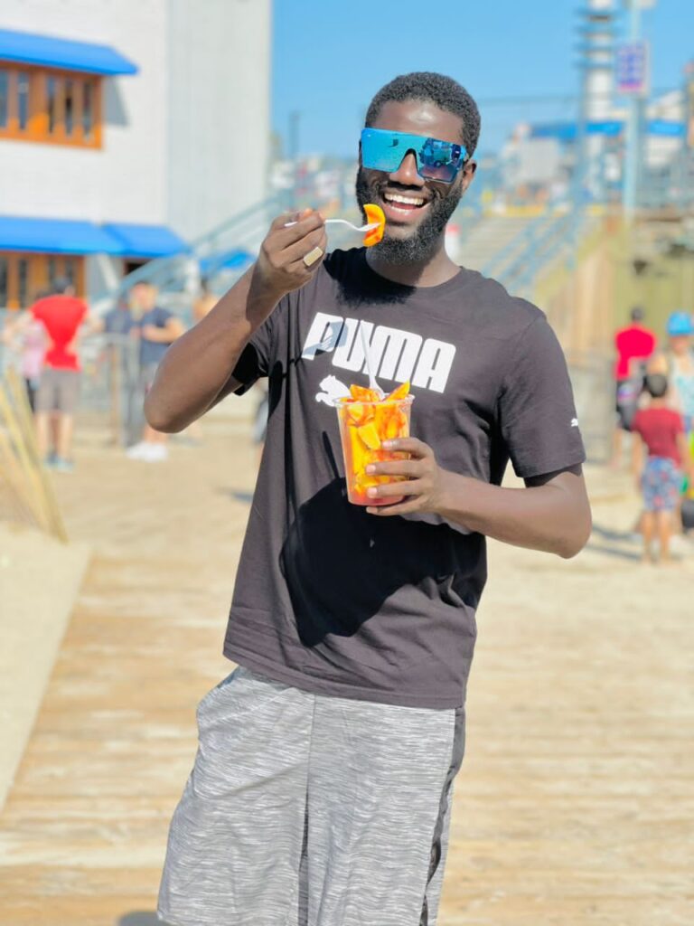 Santa Monica State Beach : Le présentateur Ameth Ndoye prend du temps xibaar.net/santa-monica-s…