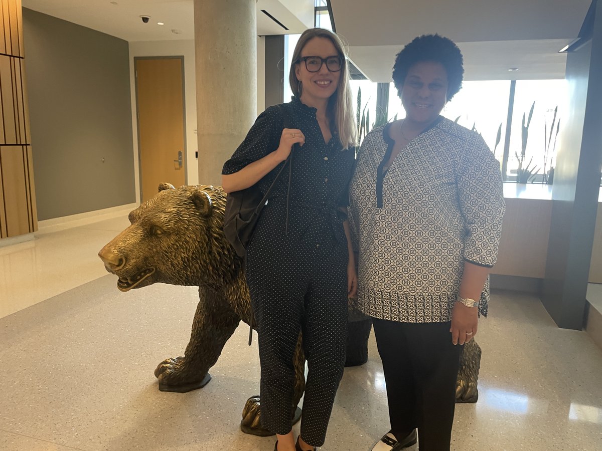 MettaFund's tweet photo. Last week, our CEO, @JanetYSpears visited the CA Governor's office to speak about the #MasterPlanForAging, #PublicPrivatePartnerships & #Philanthropy with @kimwadedc, @SSteenhausen,
@rosarioelena & agency leads.
"It's all about relationship-building."
#EldersMatter #CA4All https://t.co/gPg6ZFj5a3