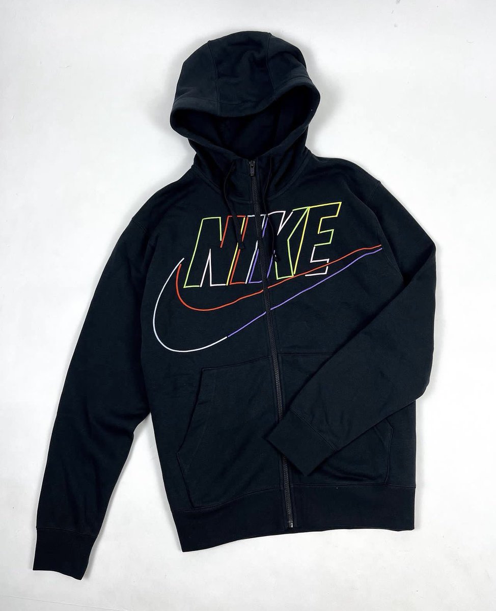 Nikee1_'s tweet photo. Nike https://t.co/8RtS455MJC