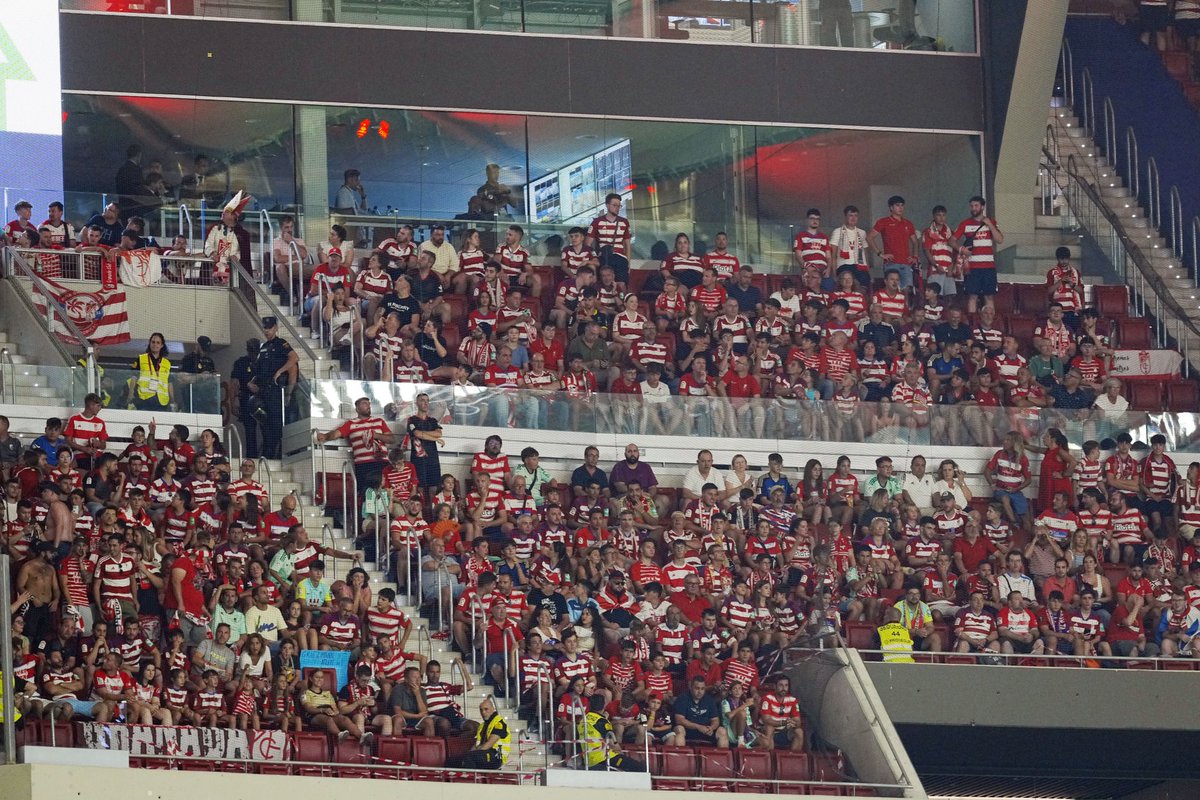 🚌 Desde el Granada CF queremos desear un buen viaje de vuelta a la afición desplazada al Cívitas Metropolitano. 

💪🏼 Nos vemos en Los Cármenes el próximo lunes, granadinistas. 

#𝙀𝙩𝙚𝙧𝙣𝙖𝙇𝙪𝙘𝙝𝙖 🇦🇹 || #AtletiGranada
