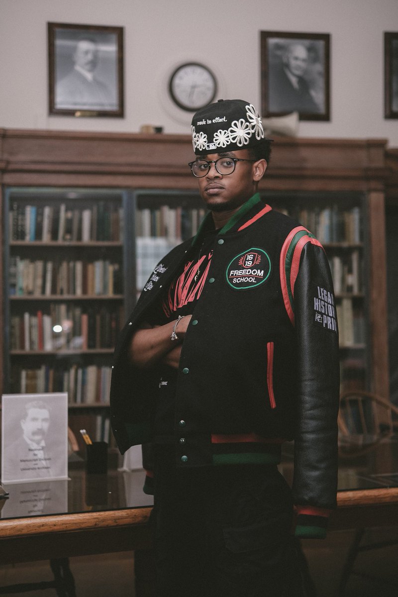 junwwick's tweet photo. Two Degree Graduate, next one I’m Dr. Wick🖤 https://t.co/9FerkgXTzq