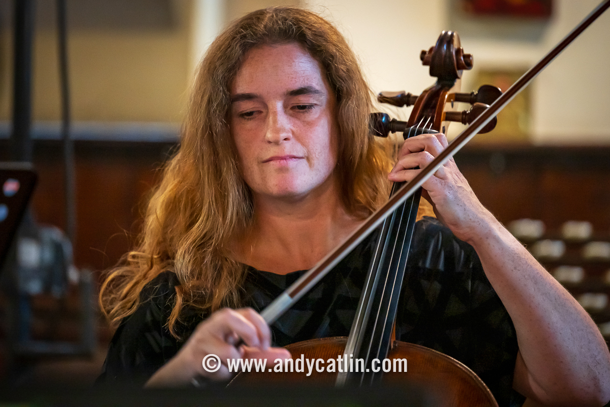 Heart is swooning from tonight’s gorgeous @chrysanthsmusic + LT Leif + Glisk Quartet show at St Vincent’s Chapel as part of @MadeinScotShows at @edfringe. Just two more shows at 1pm & 7.30pm, Tue 15 Aug 2023 - don’t miss it. Full photo album andycatlin.myportfolio.com/chrysanths-lt-… #edfringe