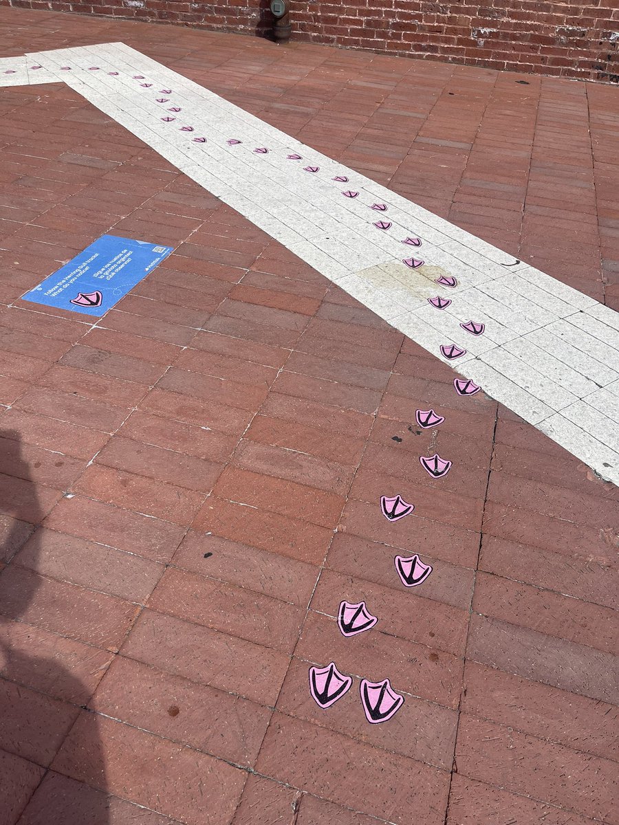 KimTunnicliffe1's tweet image. The @BosChildMuseum has launched its new #mathtrail outside the museum, in partnership with @mathtalkpbc.