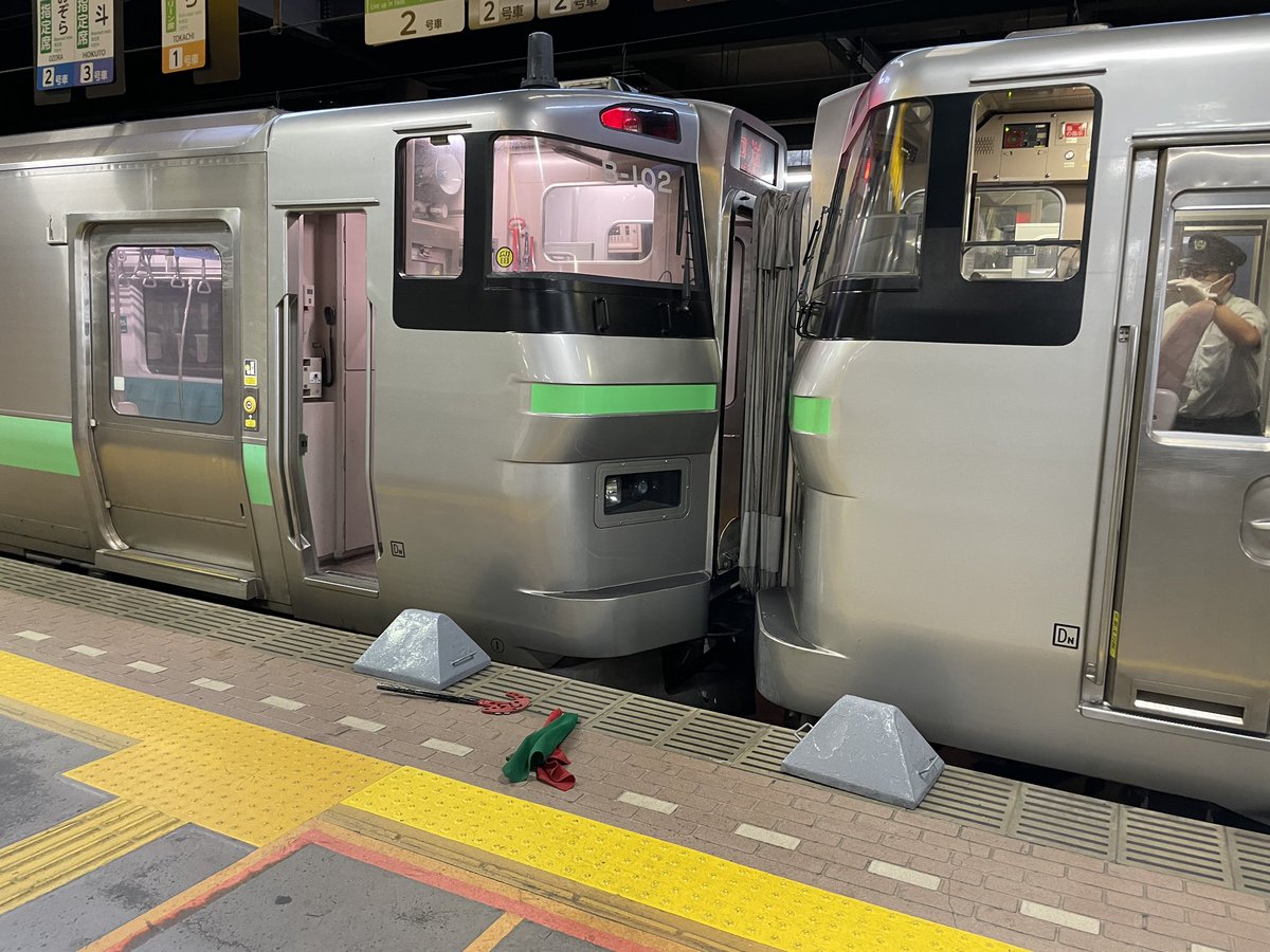 holiday_train's tweet photo. 6番線のA-102とB-102は車両故障との事。

A-102は苗穂方に。 https://t.co/fJ5va1wycx