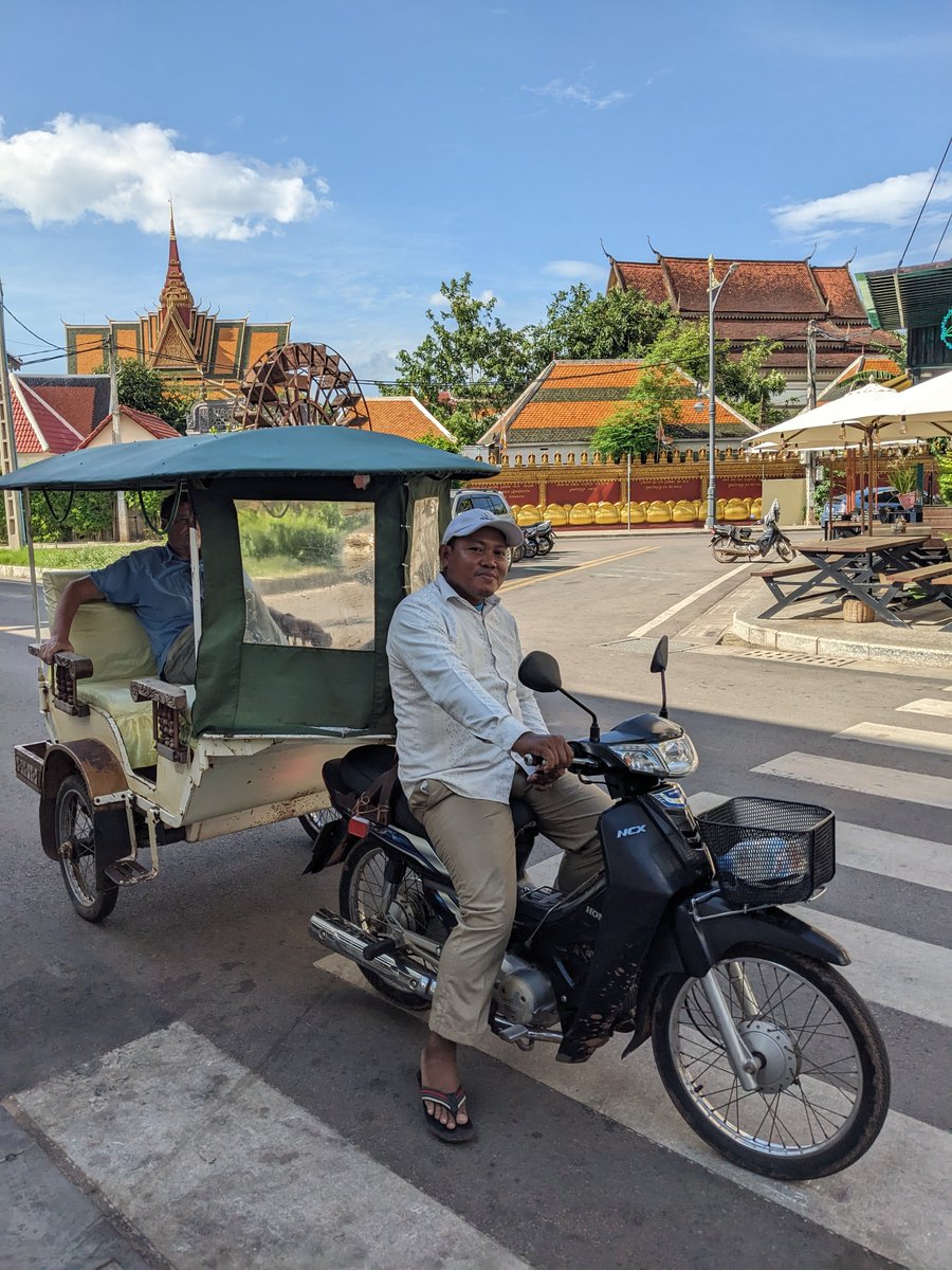 SuitsBetsy's tweet photo. ✴️"Return to Cambodia" with me on 'Betsy's Blog.' 🇰🇭 Experience the changes to this UNESCO site of the Buddhist Temple Angkor Wat.⛩️ Follow me as I explore nearby Siam Reap full of markets, mopeds and museums. 🛵Take a look at our Cambodian adventure at: https://t.co/PXQCoxitjw🛺 https://t.co/hm1NoYedYL