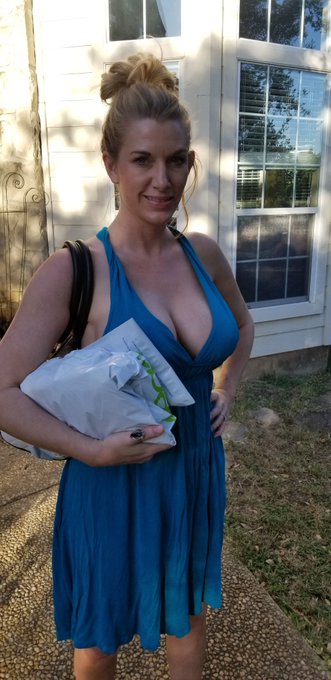 Off to the Post Office!  Hope everyone is having a super Monday!  #MondayMood #MondayMotivation https://t<a href="/tag/mondaymotivation"class="tags"><span>#mondaymotivation</span></a><a href="/tag/mondaymood"class="tags"><span>#mondaymood</span></a>