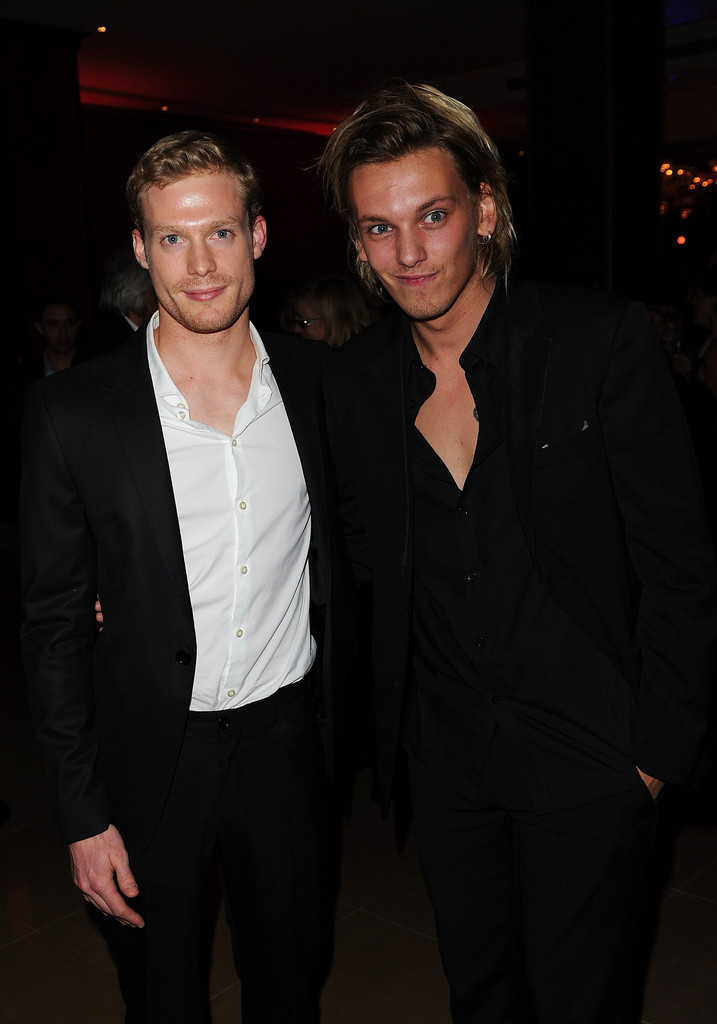peanutbtrntears's tweet photo. you guys don't understand a jamie bower x sam reid reunion isn’t a need it's a MUST. https://t.co/BhjkIQCta6