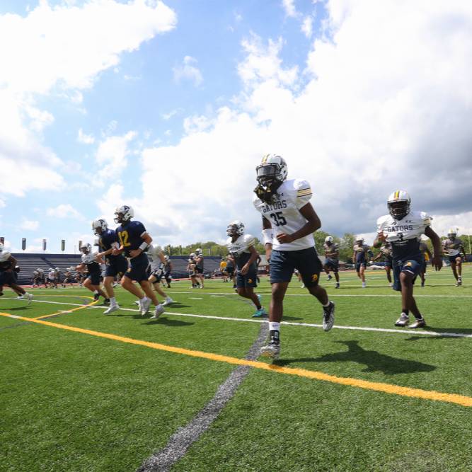 alleghenycol's tweet photo. Who else is ready for football?! ✋ @AlleghenyFB are training day and night, seven days a week, to prepare for the season.

View their full schedule 🏈 https://t.co/EvfOGcHcKr.

@EdwardMailliard https://t.co/kxhQCkIJZI