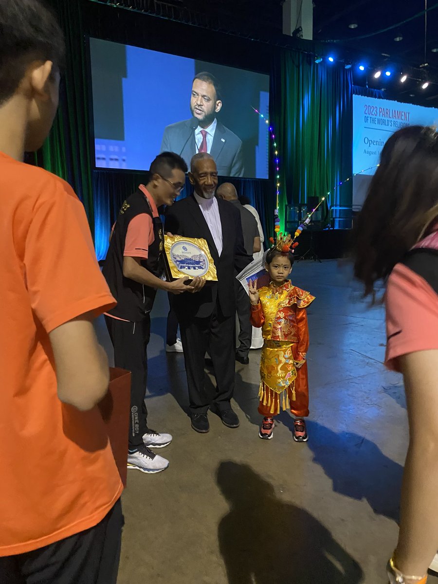 americnhumanist's tweet image. We had busy first day at @InterfaithWorld #PotWR2023 in Chicago running booths in exhibit hall and kids area. Great chats with #humanists and folks interested in learning about humanism.