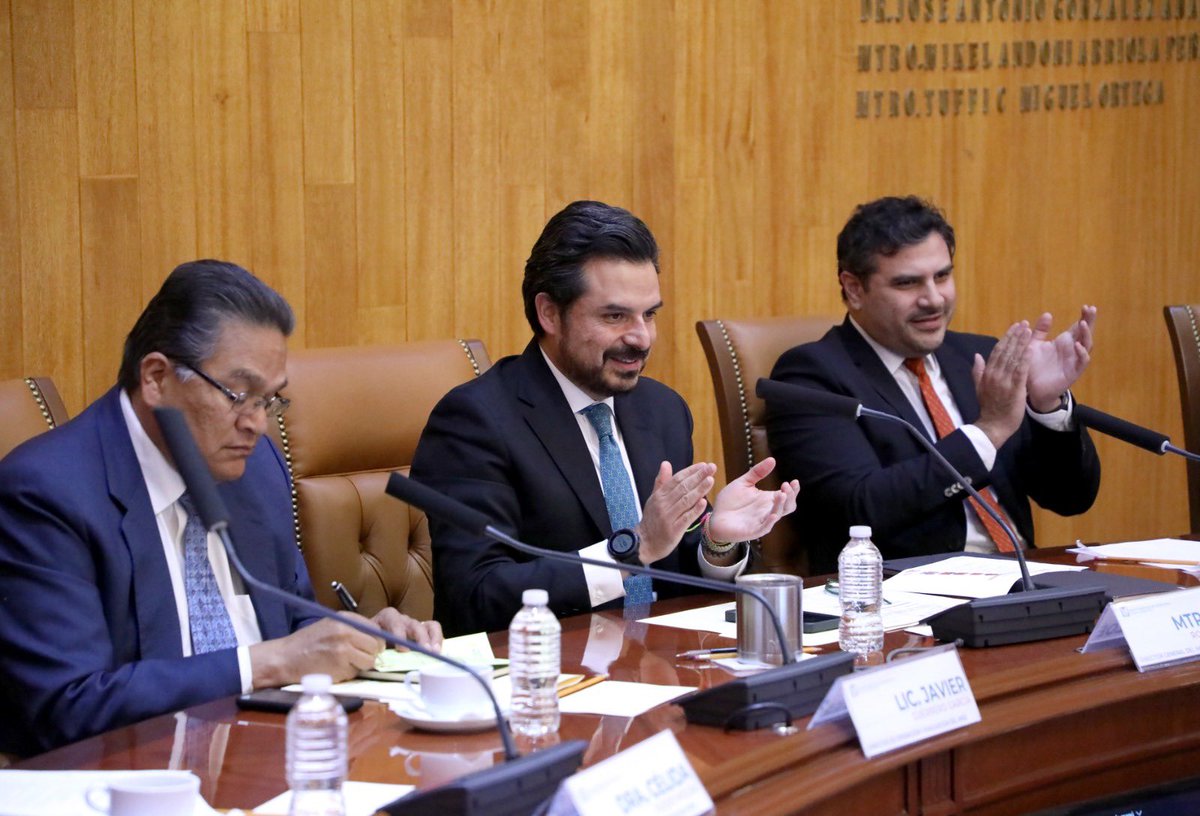 zoerobledo's tweet photo. En un día histórico, la junta de gobierno del IMSS BIENESTAR hoy sesionó y tomó protesta a las y los primeros coordinadores estatales que lo representarán en: Baja California Sur, Ciudad de México, Colima, Nayarit, Sinaloa, Sonora, Tlaxcala, Veracruz y Zacatecas.

Con esto seguimos #avanzando y consolidando la institución de la cuarta transformación de atención #médica para personas sin seguridad social.

Estos nombramientos serán un brazo operativo importante para que toda la política del #presidente se pueda llevar a cabo en los estados.