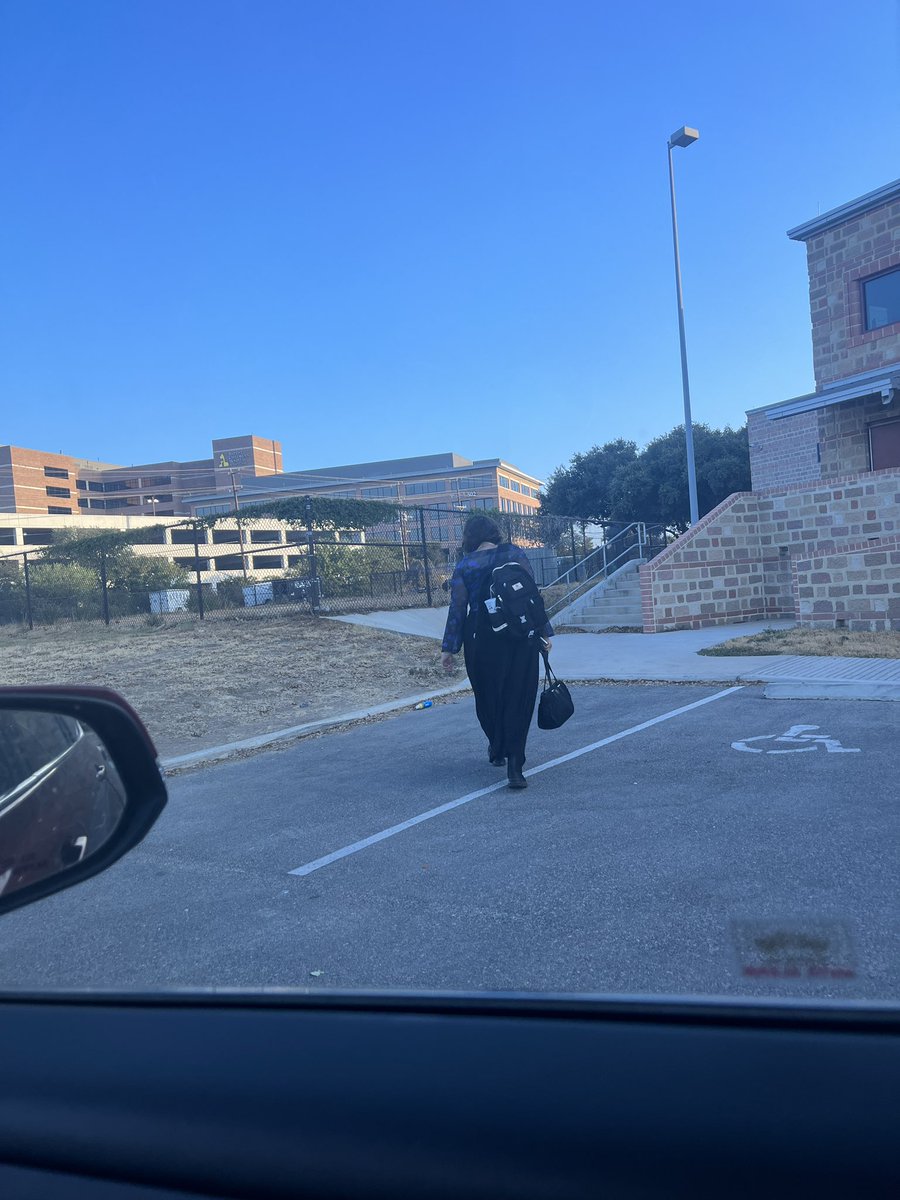 Ravae96's tweet image. First day of school for my Junior!  #ThePrincess got up early so I could take her to school.  My heart is full! @reaganwayrhs @ReaganBandSA