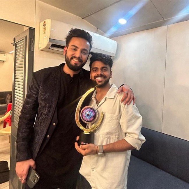 Narendrakhoru's tweet photo. #ElvishArmy𓃵
#ElvishArmy𓃵
#ElvishYadav𓃵 
#BBOTT2GrandFinale
#BiggBossOTT2Finale https://t.co/7YAgauuv3d