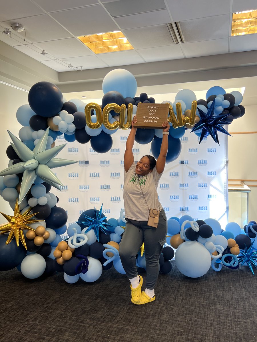 OCULAW's tweet image. We can already tell it's going to be a great year. Happy first day of school, law students! 🤩