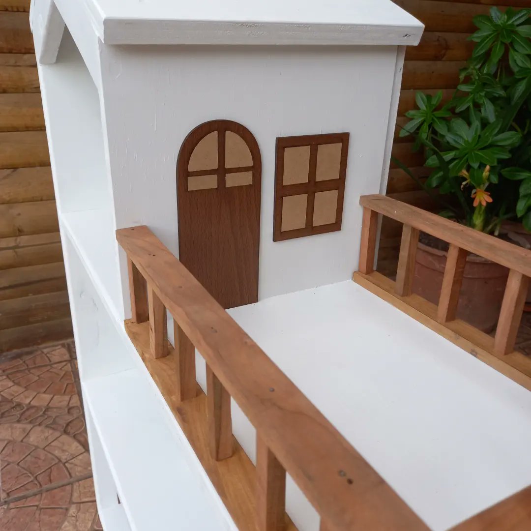 Renato69192102's tweet image. Hoy termine esta casa para las muñecas de una pequeña niña, las medidas son 100x70x22

$55.000 es el valor