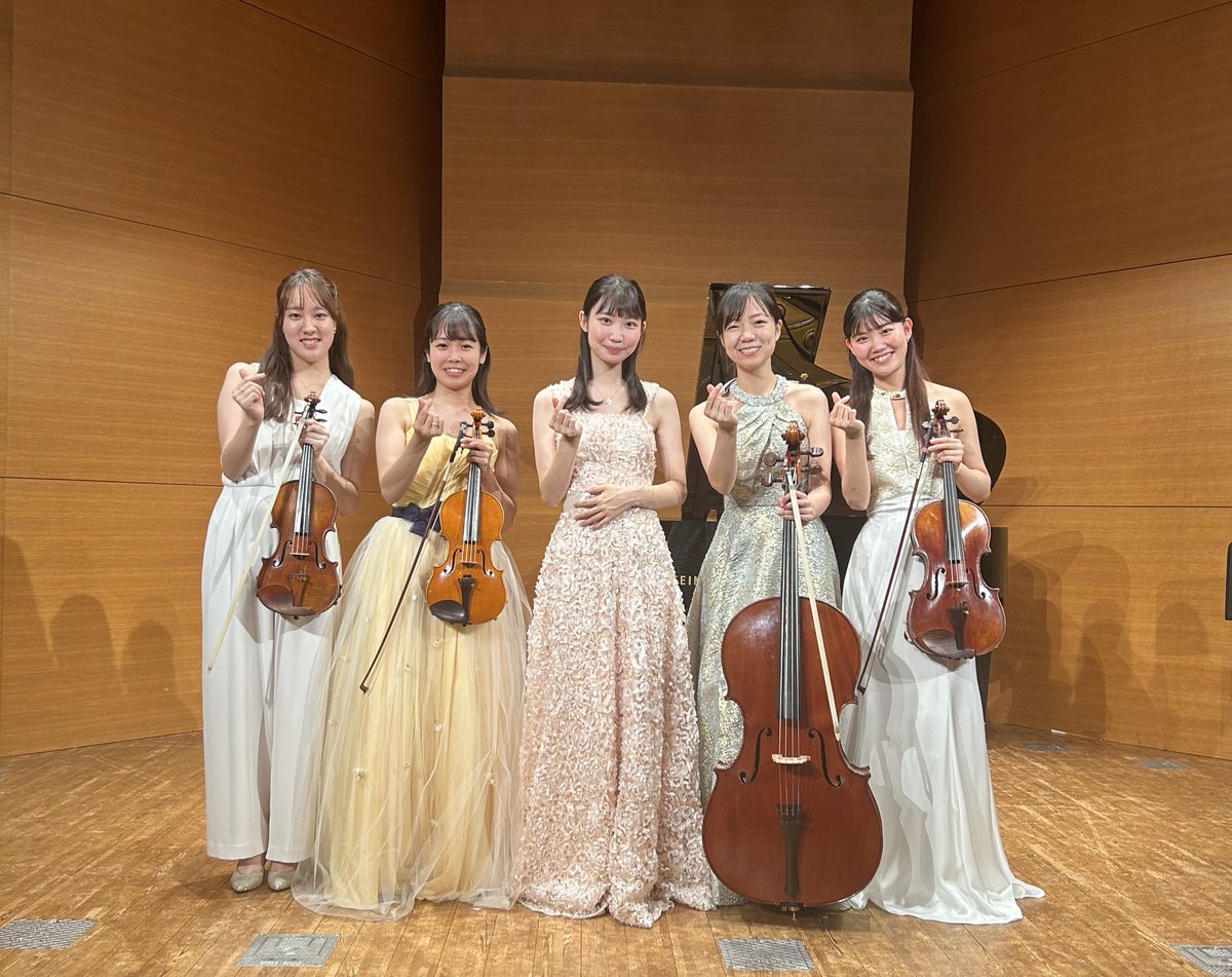 ひなちゃんブラボ〜👏❤️‍🔥
お越しくださった皆様、本当にありがとうございました！
今も流行ってる...？ｷｭﾝですポーズ🫰