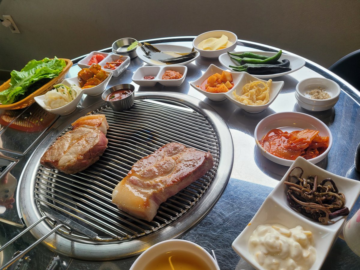 EnwooB's tweet photo. 속초와서 회 말고 고기드실거면
백돈가
무조건 백돈가~ https://t.co/rmeYJSjEYc