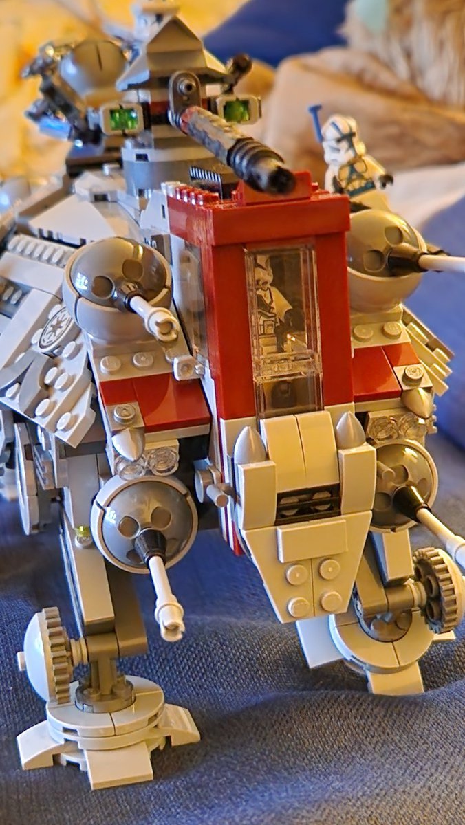 jorgie82's tweet photo. I just keep adding stuff to this tank ๐
#lego #legomod https://t.co/KwarXjvG4Y