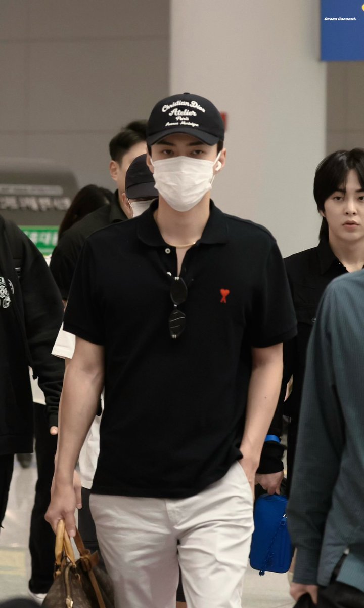 oceancoconut_'s tweet photo. 230815  ICN  ✈️

#SEHUN #세훈 #世勋 https://t.co/x3a2ezA9Jw