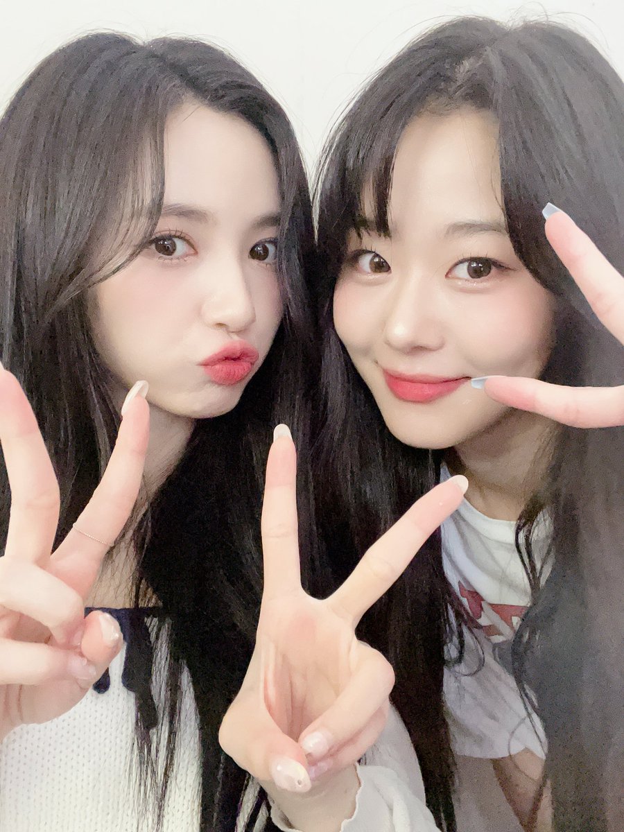 belloqou's tweet photo. 공주들 고생했어 최고야 🥹🤍

#체리블렛 #지원 #채린 https://t.co/qInw4tV1gC