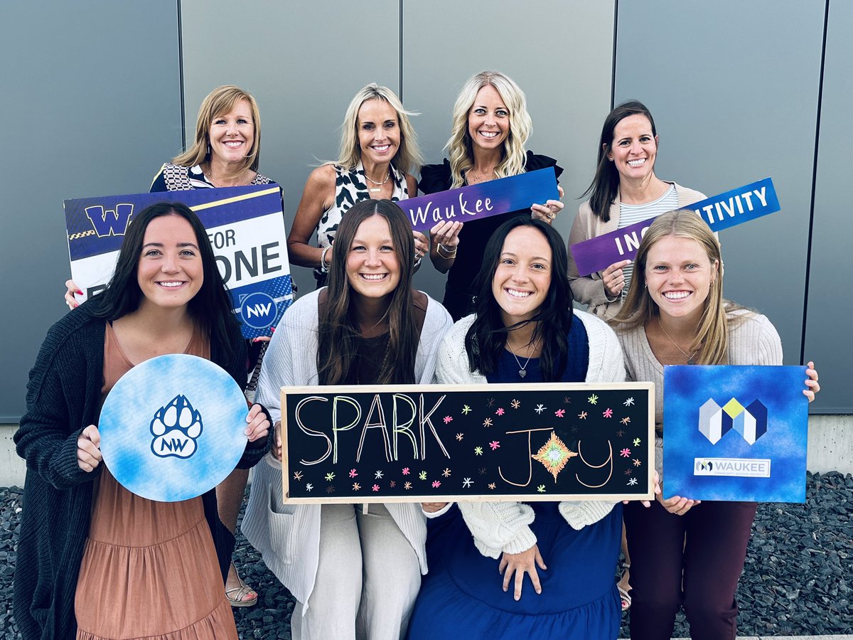 JohnsonNicoleL's tweet photo. First official day for these new @WaukeeElem teachers! So excited to welcome you to our family! 💙 #WEare50263 #WEJoy https://t.co/cffwlVzM1m
