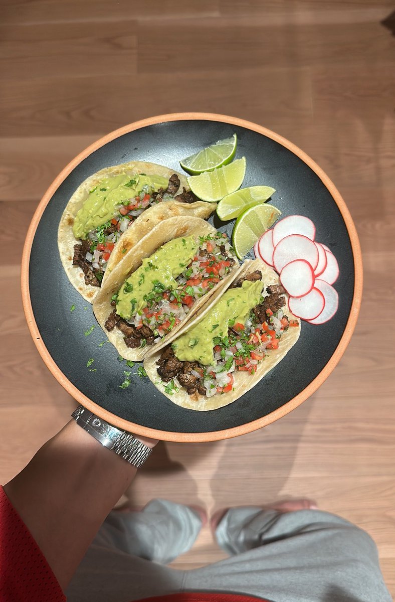 Carne Asada Tacos. I know Ima get cooked for this but Flour tortillas &gt;&gt;&gt; Corn 😔💔