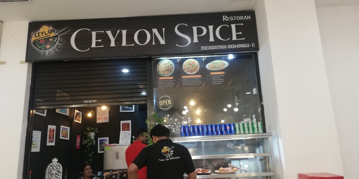 FranticKL's tweet photo. Dis is the newest place in town. The best Ceylonese food as my Chef friend just complimented dem. It's comforting wholesome home cooked food. One more 2 add 2 my handful of fav places. Spice dip yummy #Ceylonfood I could just eat here #Ceylonfood all the time 😂 #ceylonese https://t.co/87ZVbGGzfb