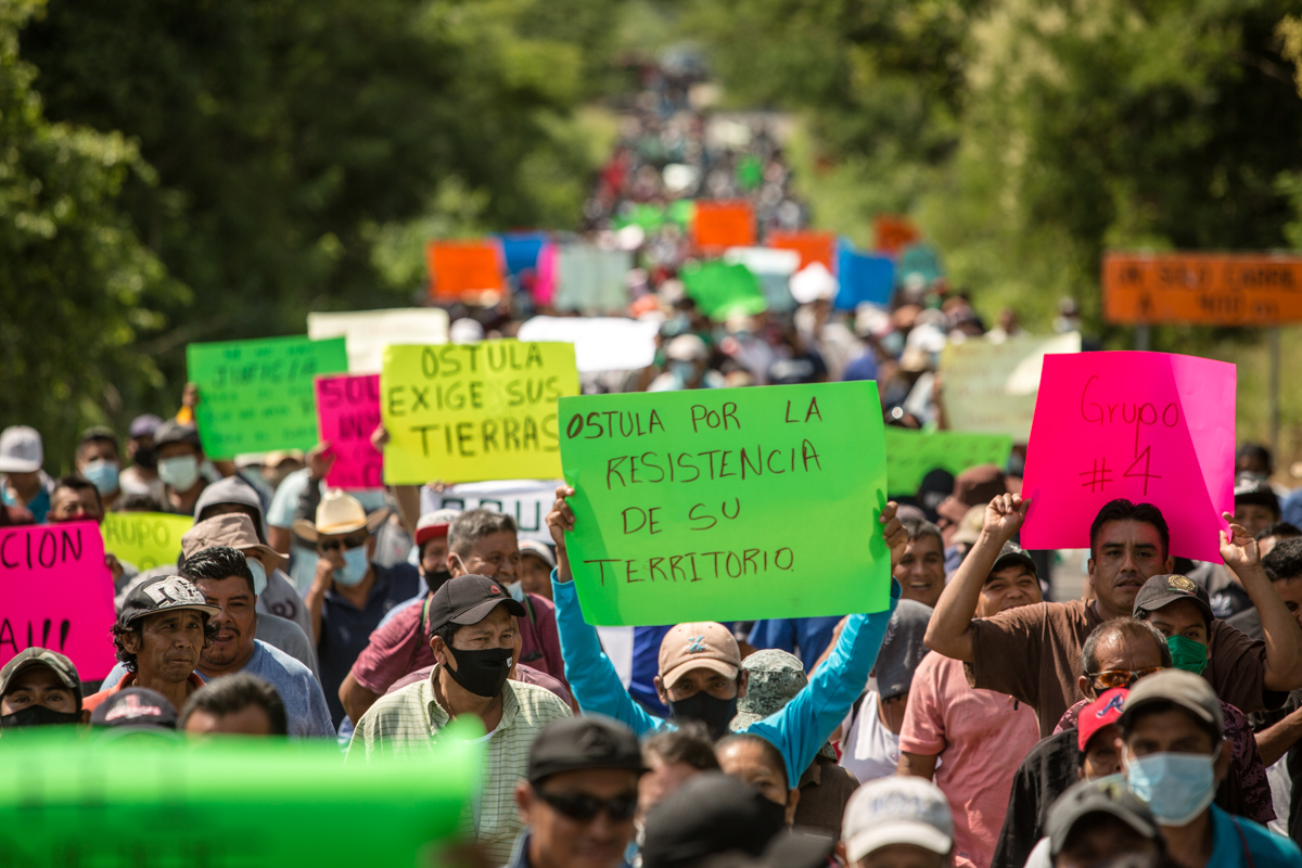 COstula's tweet photo. Nuestra comunidad está en #alerta luego de fuese notificada de la ejecución de desalojo de buena parte de las tierras de la encargatura de #Xayakalan.
Esto es una ilegalidad orquestada por el Tribunal Unitario Agrario 38 y por el magistrado Jesús Antonio Frías Cardona🧵⬇️ https://t.co/cpJC1V7s0I
