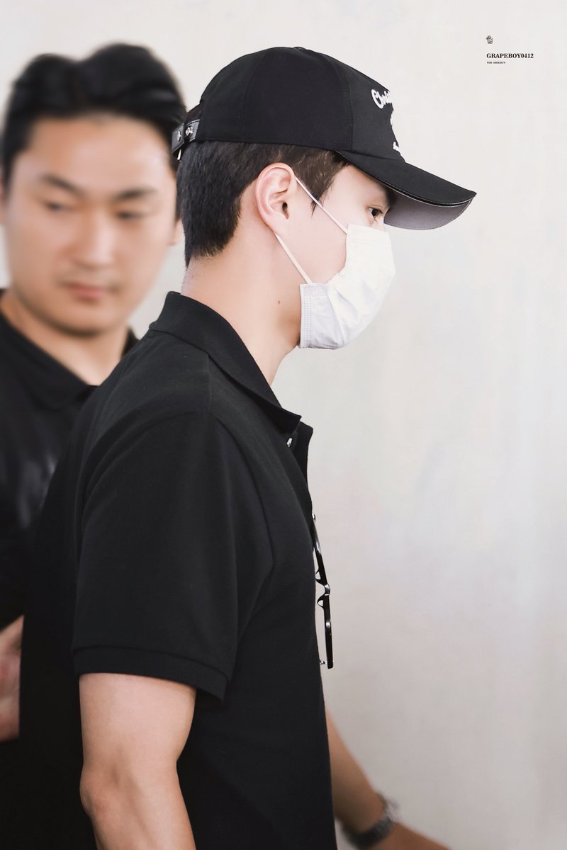 Grapeboy0412's tweet photo. 230815 ICN🛬️

#세훈 #SEHUN #吴世勋 @weareoneEXO https://t.co/bsrMBVjuVd