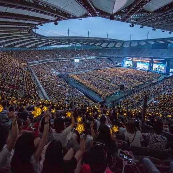 8KLIFE's tweet image. Biggest lifetime offline touring revenue by Korean Acts (+adjust to 2023 inflation)

#1. #BIGBANG - $906.68 Million

And it's $1.055 Billion adjusted to 2023 inflation. The only Korean act to reach this mark, and they only toured for less then 10 years.