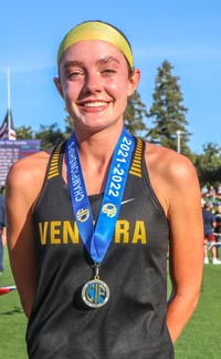 CalHiSports's tweet photo. Congrats Sadie Englehardt (Ventura).
2022-23 Girls Sophomore State Athlete of Year.
She was frosh winner from previous year. On path to be one of greatest prep runners ever.
@vcspreps @DyeStat @vhs_cougars 
https://t.co/rs2bMEEz3j https://t.co/KXfUT0C6nO