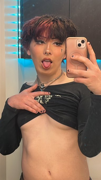 my hairs fading :p https://t.co/2LJ3FOZhuD