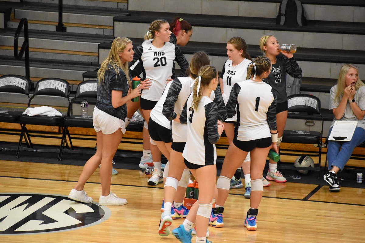 KevinHensleyCVN's tweet photo. FINAL SCORES: A tough season opener for the #Robbinsville #LadyKnights, as they fall in four sets to Franklin: 23-25, 26-24, 25-15, 25-17. #SMCVB
The JV Knights fell in the opener: 25-8, 25-21. #SMCJVVB https://t.co/0wmXe4o9kr