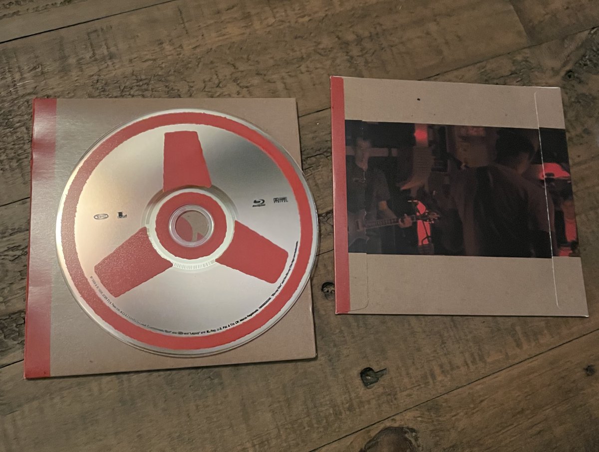 demetriosns's tweet photo. #PearlJam #SingleVideoTheory #Bluray #10club https://t.co/FK8G9Vt2E7 https://t.co/aZVfXXABtB