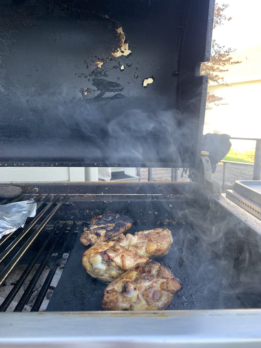 24cammo's tweet image. ⁦@KREMMark⁩ ⁦@KREMWhitney⁩  my chicken will require a firefighting incident response team, if I don’t pay more attention 🔥🔥🔥. ⁦@KREMTomSherry⁩ makes is grilling look so easy when in reality, it’s a nightmare 🤷‍♀️