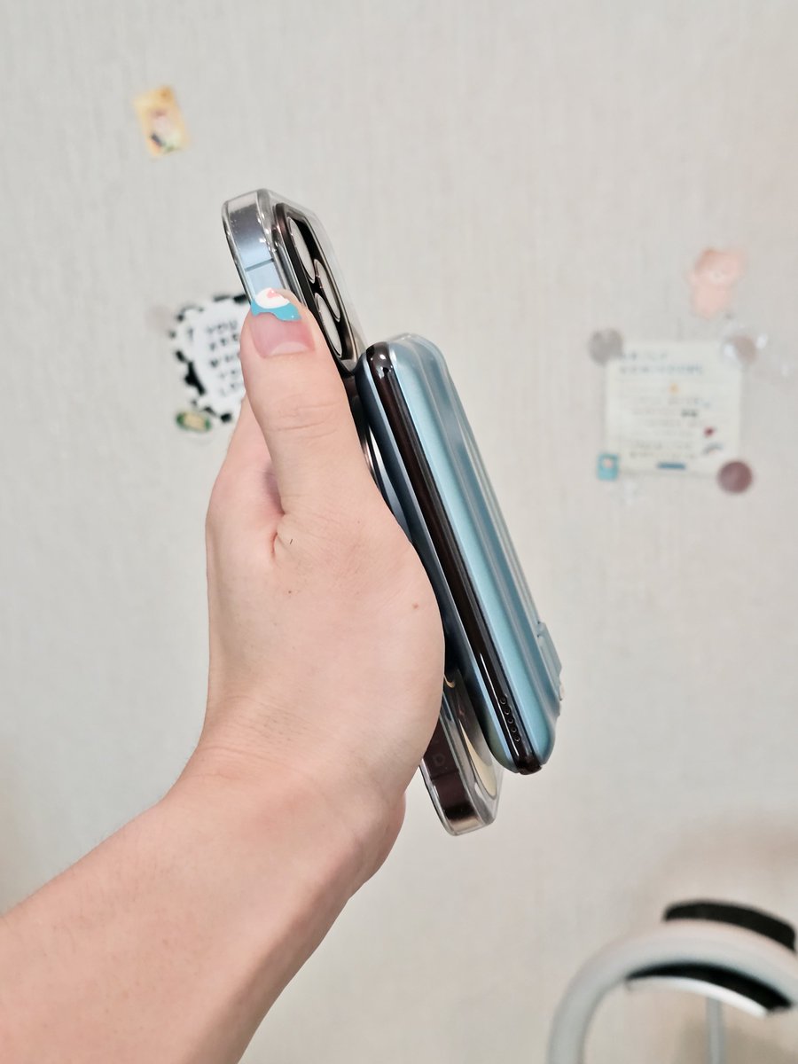 BrightMinho's tweet photo. Yoobao แกก็เริ่ดเกิน ยี่ห้อ Power Bank ในตำนานที่หลายคนรู้จัก 
10,000 mAh น้ำหนักพกพาได้ ไม่หนักไป
แต่ทีเด็ดคือ มีสาย Lightning ชาร์จ iPhone และ Type-C ในตัว ไม่ต้องพกสายเพิ่ม !!
 มีพอร์ต USB และ Type-C ให้ชาร์จอีก
แน่นอนรองรับชาร์จไว PD และยังรองรับ MagSafe อีก คือตัวนี้ครบมากก https://t.co/jxRlk71muX