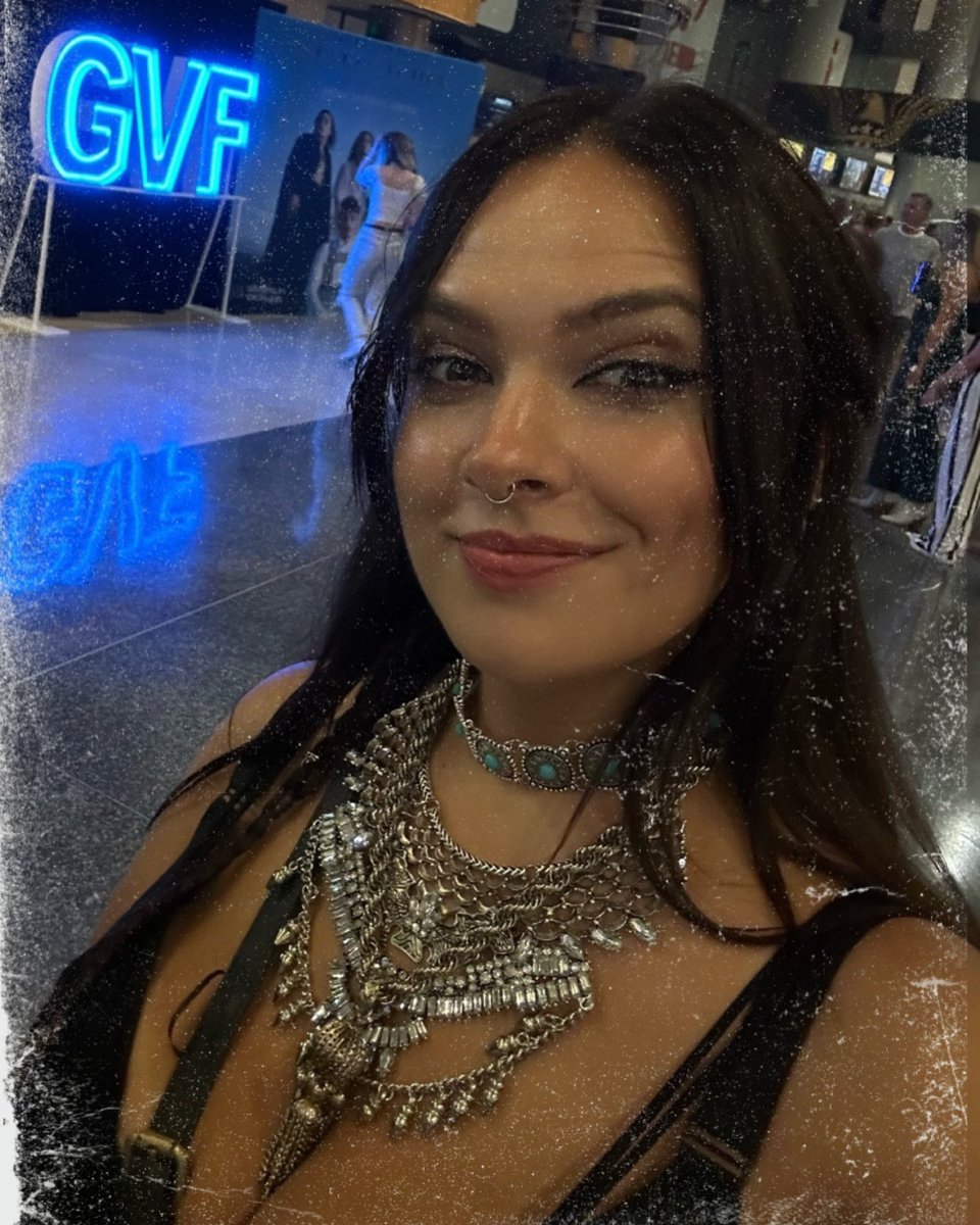 BeckuhBeck's tweet image. Excited to be a #LiveNationAmbassador! Of course, I chose to spotlight Greta Van Fleet’s #Starcatcher tour first. Seriously their best performance yet! (and I’d say that even if this wasn’t an ad) 

🎟️ bit.ly/3qoQNaN
#AD